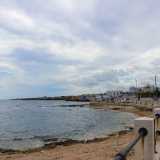 Per comprendere meglio gli effetti del dissesto idrogeologico basta percorrere via Trulli, il lungomare che dal porticciolo del quartiere percorre tutta la costa sud di Torre a Mare
